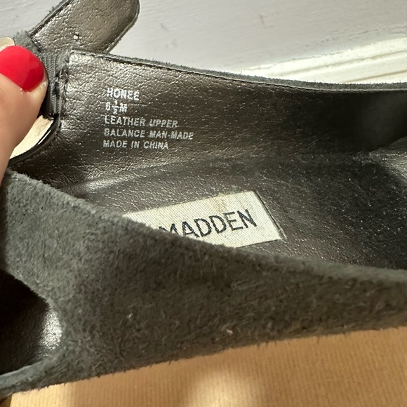 Steve Madden Women’s “Honee” Suede Leather Sling Back Closed Toe Pumps - Picture 7 of 8